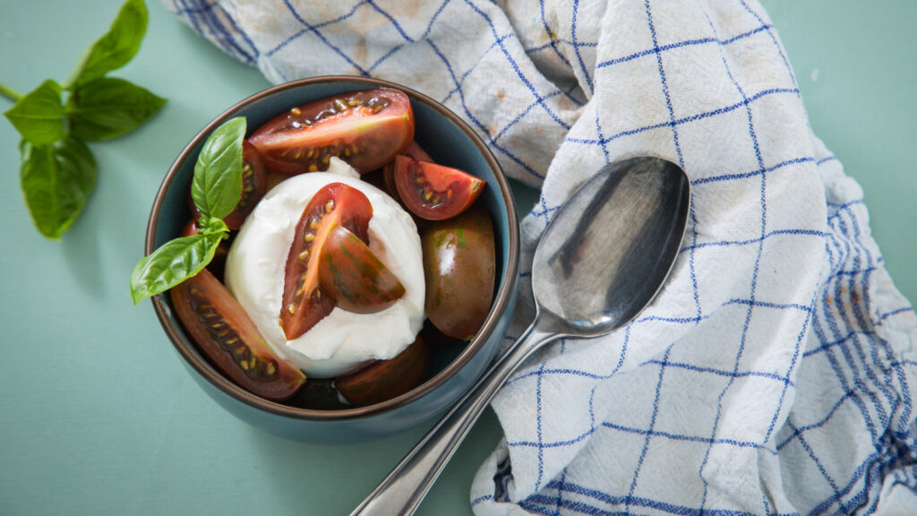 Comment donner à la salade Caprese une touche d'hiver
