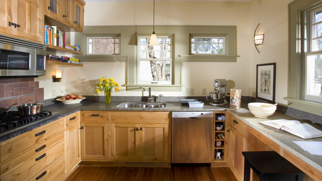 C'est peut-être le moyen le plus simple de mettre à niveau vos armoires de cuisine (et c'est super bon marché aussi)