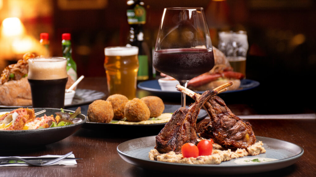 Quel vin s'associe le mieux à l'agneau?