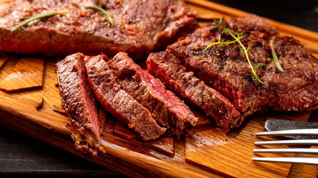 Voici combien de temps vous devez manger des steaks Omaha congelés avant que leur saveur ne soit affectée