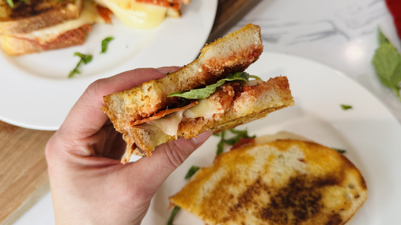 Fromage grillé à pizza au pepperoni