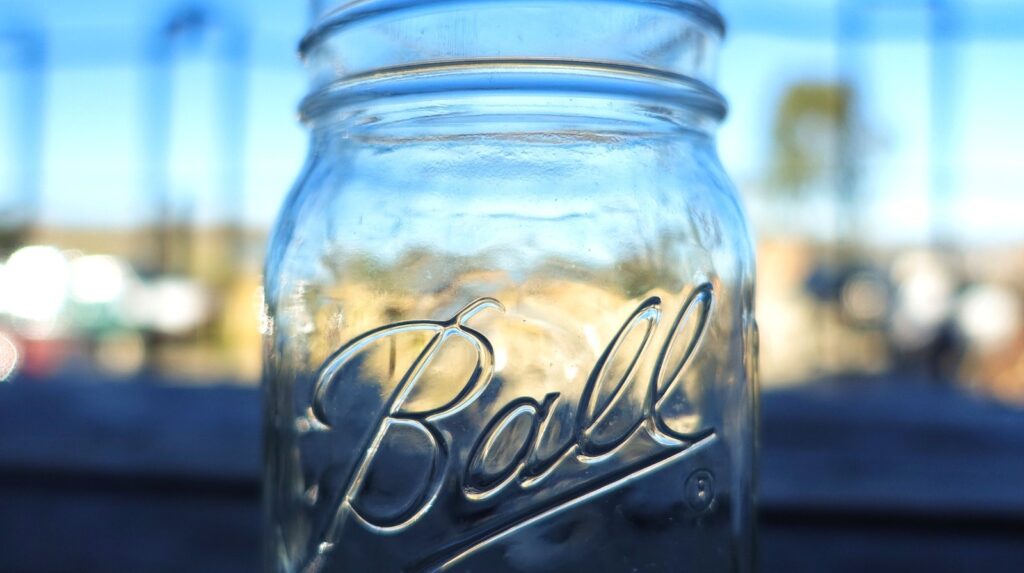 Le piratage de pot Mason à huile de cuisson qui vous fera abandonner les bouteilles d'origine