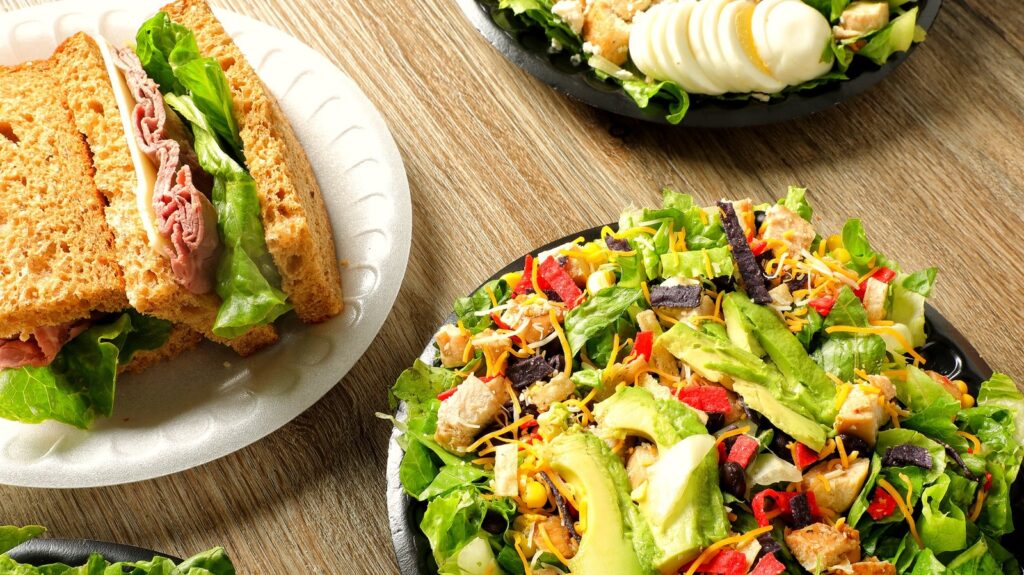 Comment transformer votre sandwich préféré en salade louable