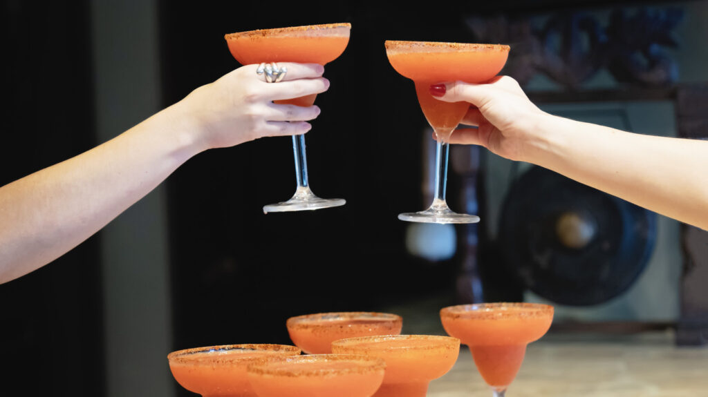 La pointe facile pour garder les cocktails congelés plus froids plus longtemps