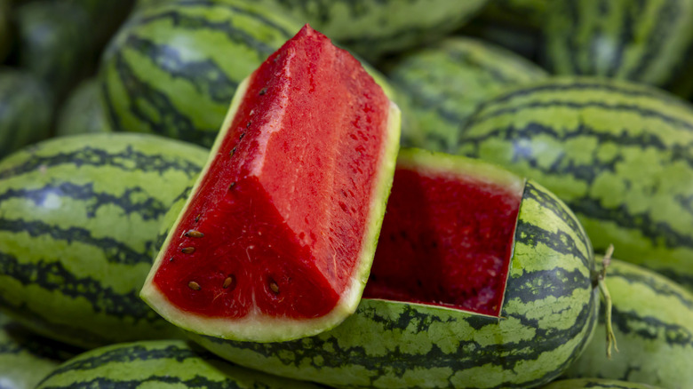 La pastèque a une teneur élevée en eau, ce qui le rend inapproprié pour le gel