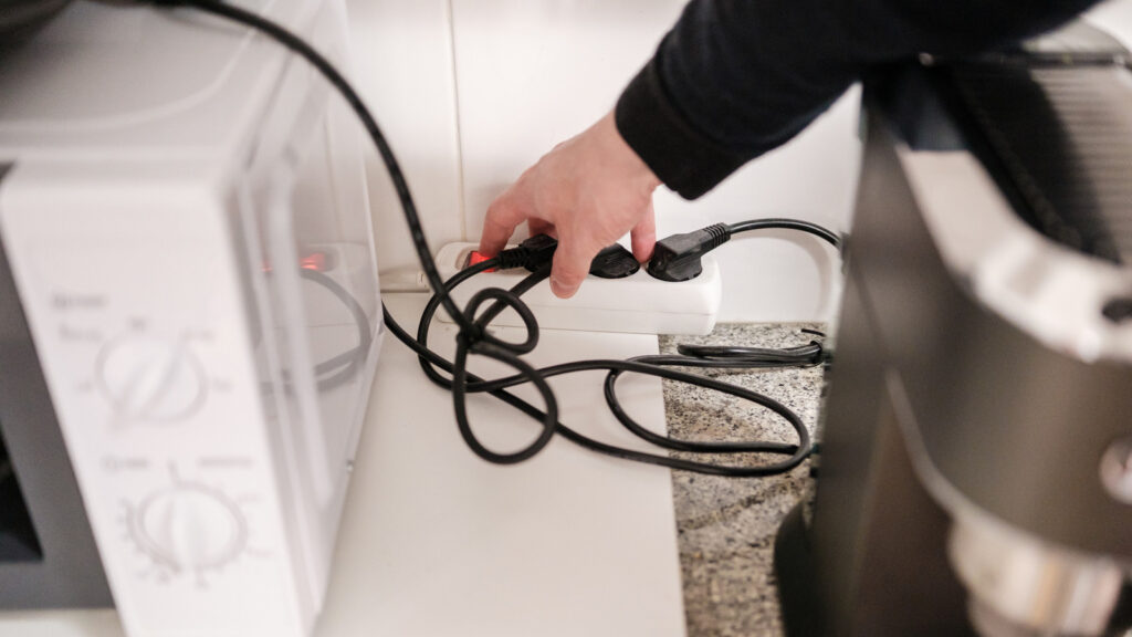 Fatigué du chaos du cordon? Une scullerie pourrait être le secret le mieux gardé de votre cuisine