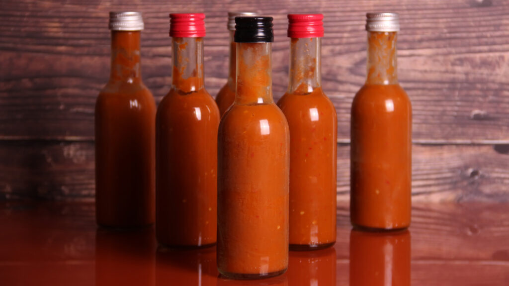 Ne remettez pas la sauce piquante utilisée dans le réfrigérateur avant de faire cette étape