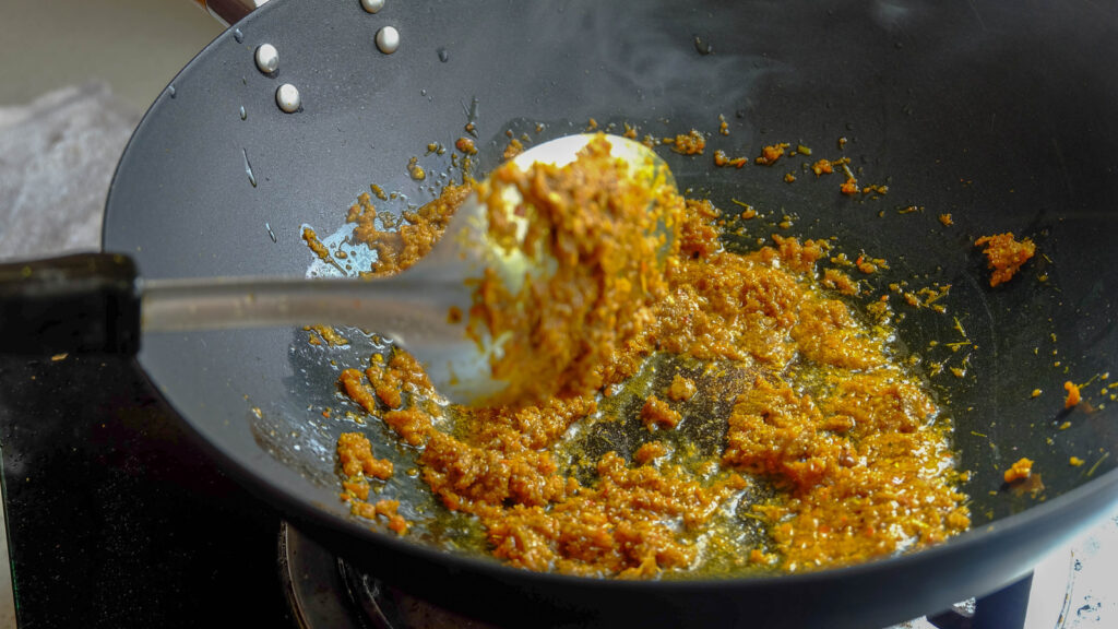 La poudre de curry est-elle un bon substitut à la pâte de curry?