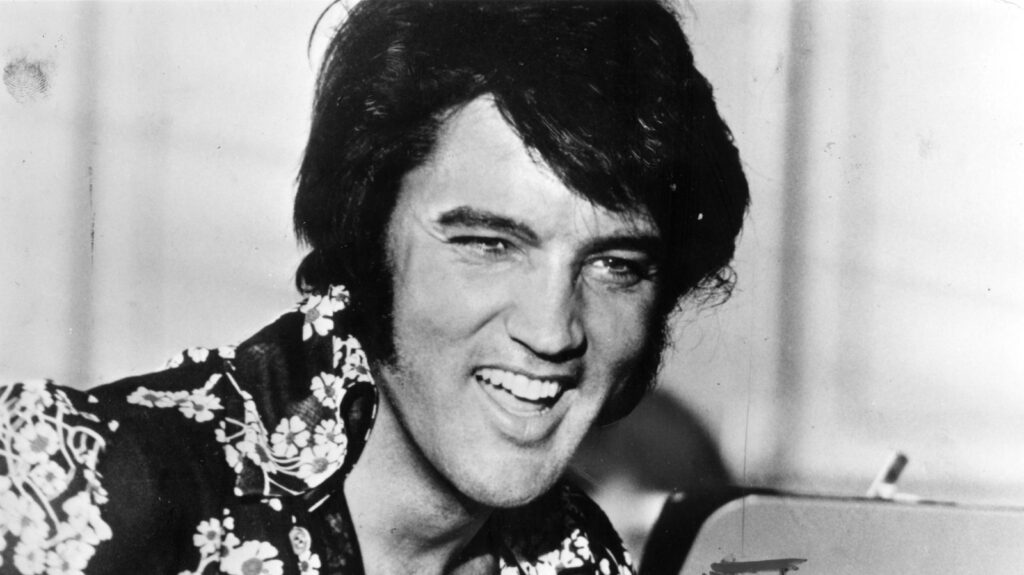La farce hilarante Elvis Presley a joué sur ses amis en utilisant des certificats-cadeaux McDonald's