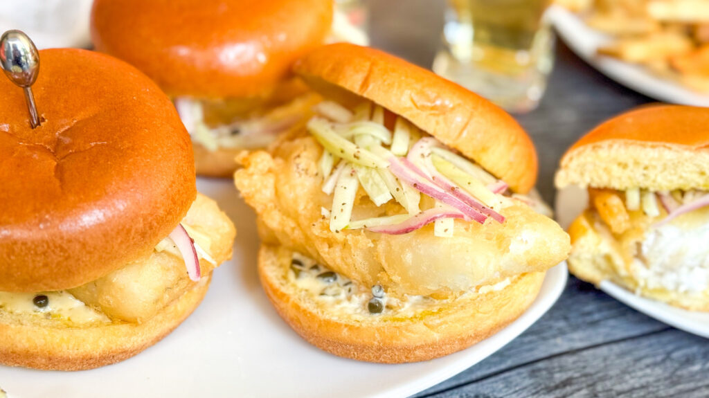 Notre sandwich au poisson pané à la bière est une perfection croustillante