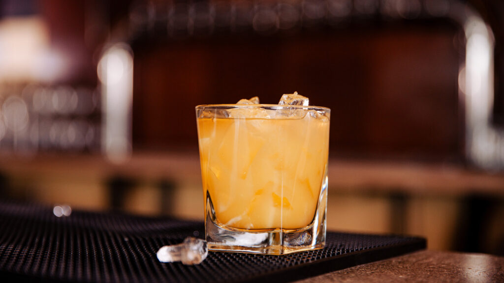 Les verres à cocktail à 1,50 $ de Dollar Tree sont aussi élégants que du vrai cristal