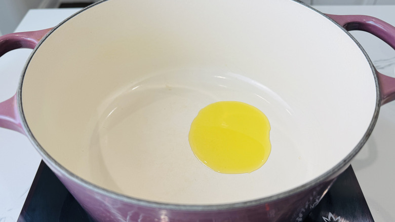 huile dans une casserole