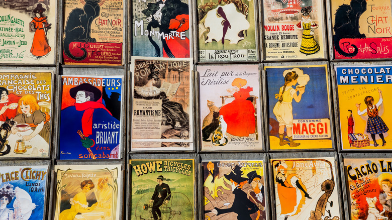 Une collection colorée d'affiches françaises anciennes