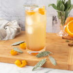 Ce cocktail au whisky irlandais et au gingembre est pétillant, citronné et fort