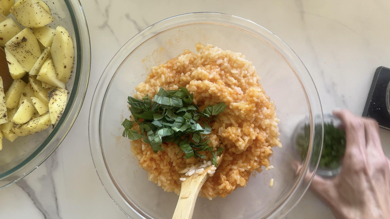 persil ajouté au bol