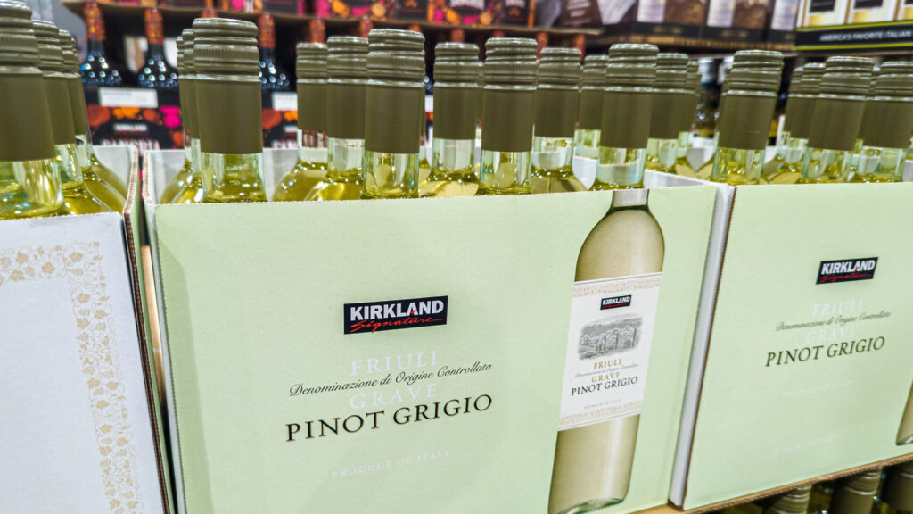 Le Kirkland Pinot Grigio de Costco est ridiculement abordable et est accompagné de cette certification impressionnante