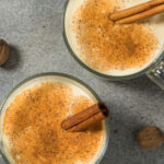 5 marques de lait de poule enrichies que vous devriez laisser sur les étagères cet hiver, selon les critiques