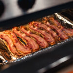 La meilleure façon de congeler du bacon cuit sans perdre sa texture croustillante