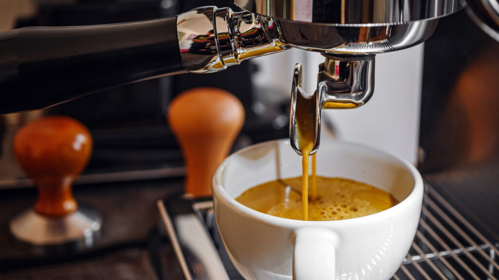 Les baristas disent que cette simple erreur ruine instantanément un bon expresso