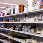 Le hack de décoration de cuisine simple que vous pouvez trouver dans presque toutes les friperies