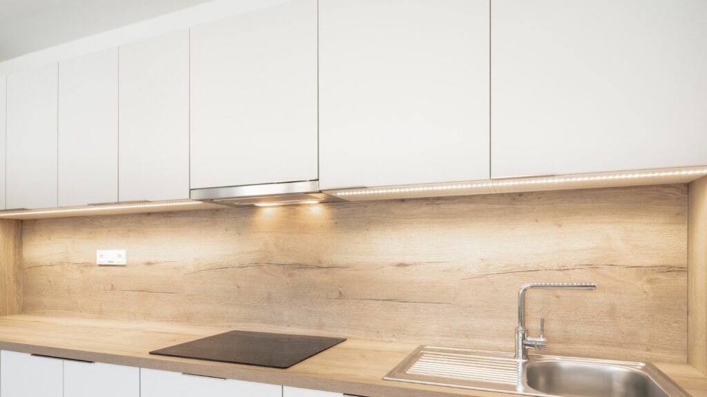 Les armoires de cuisine s’usent plus rapidement lorsque vous ignorez cette erreur courante en matière d’appareils électroménagers