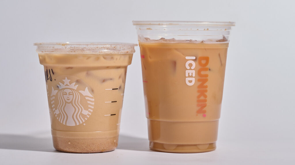 Dunkin' Vs Starbucks : qui a le meilleur expresso secoué à la cassonade ?