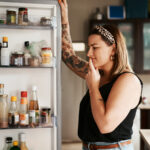 Pourquoi vous voudrez peut-être repenser le fait de jeter la vinaigrette périmée