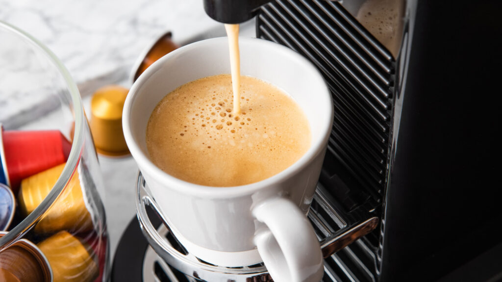 Les dosettes de café Costco qui sont les préférées des membres avec des critiques élogieuses
