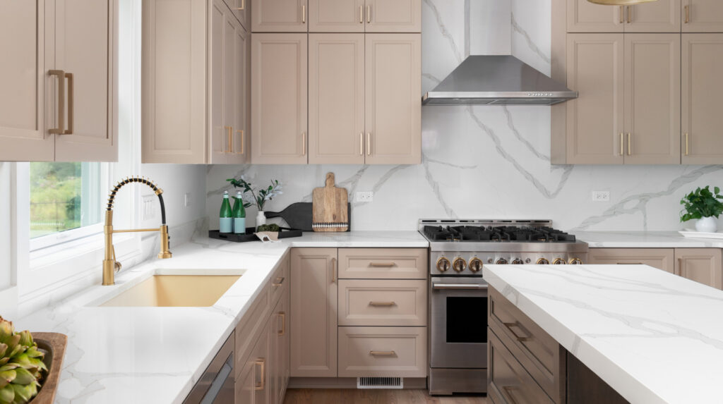 Ce matériau de comptoir sous-estimé résiste à la chaleur, aux rayures et aux déversements