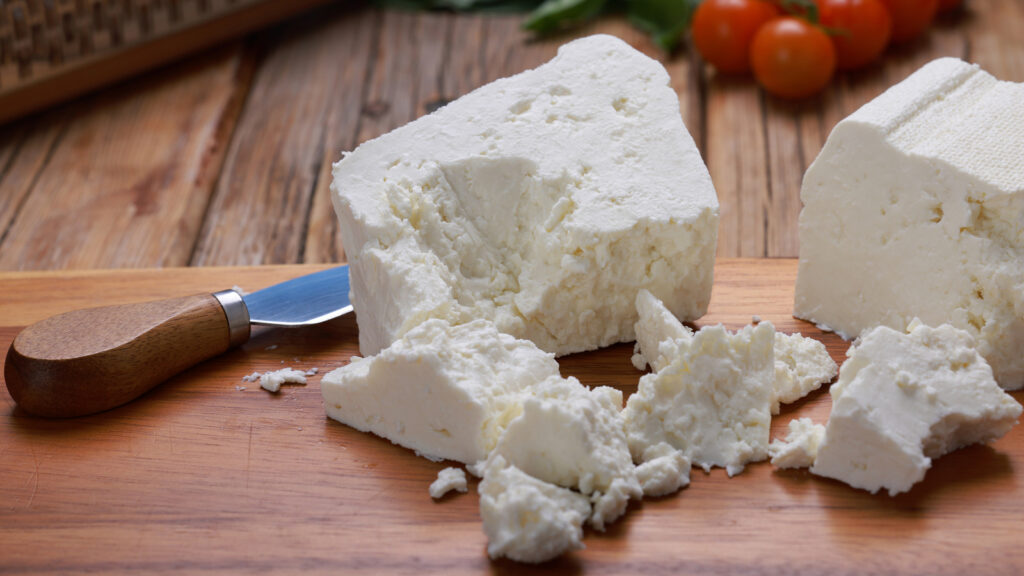 Pourquoi la « feta » américaine serait illégale en Europe