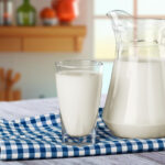 Le lait 2 % est-il simplement du lait dilué ? Pas exactement – voici ce que vous buvez