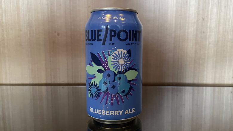 Une seule canette de Blue Point Blueberry Ale.