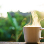 Pas d'électricité ? Aucun problème. Voici comment préparer votre café du matin sans