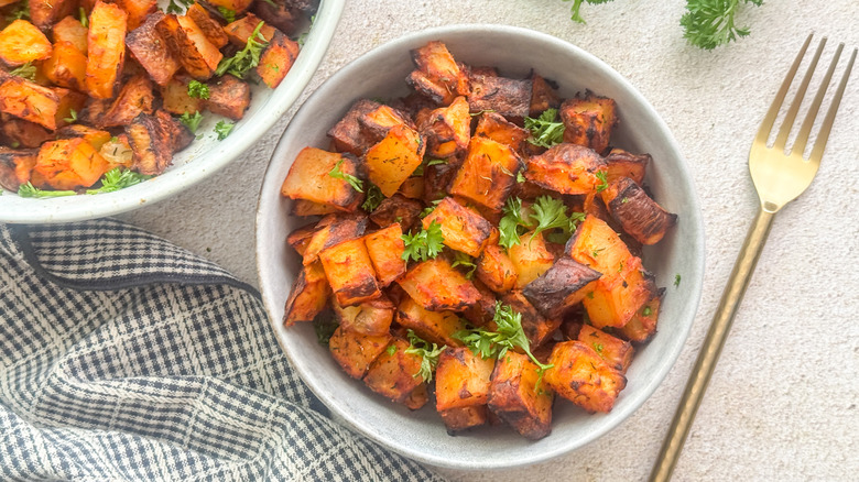 bol de pommes de terre espagnoles