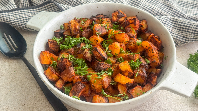 bol de pommes de terre espagnoles