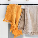 Pour raviver les torchons de cuisine raides, tachés et puants, lavez-les avec ces agrafes de cuisine