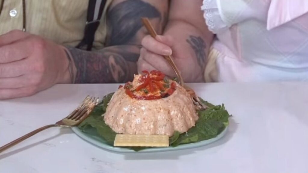 Ce plat de chili et de gélatine de 1953 nous amène à nous demander à quoi pensaient les cuisiniers