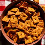 Crackers aux tomates séchées au soleil et au parmesan