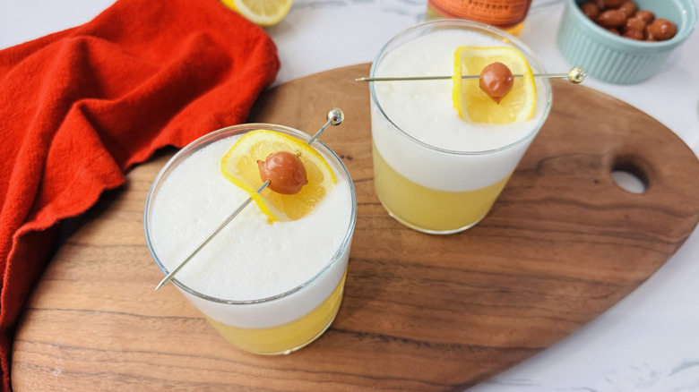 Cocktail au whisky sour et à la mousse de blanc d'œuf