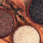 Oubliez le riz blanc : apportez plutôt ces céréales riches en fibres à la table du dîner