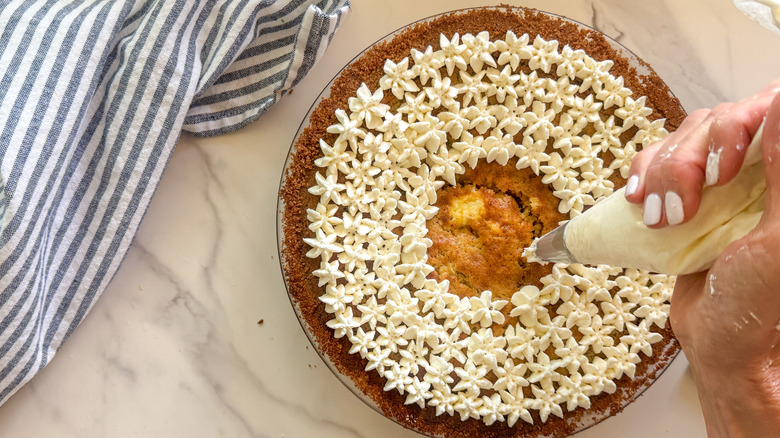 tarte glacée à la main