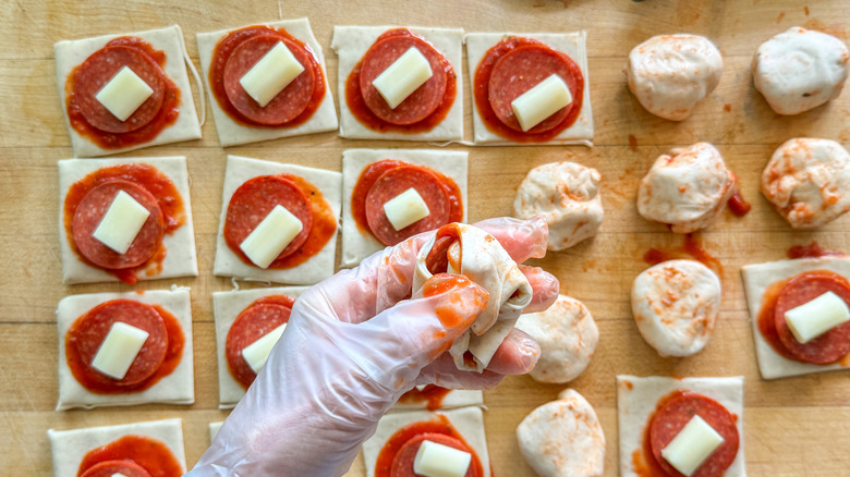 main roulant en boule