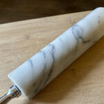 Cela ne vaut pas la peine de payer pour un rouleau à pâtisserie en marbre, sauf dans ce cas