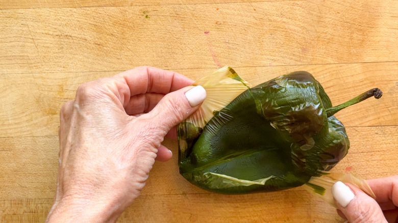 poblano épluché à la main