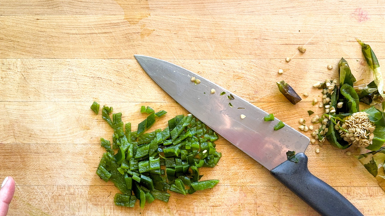 poblano en dés à bord