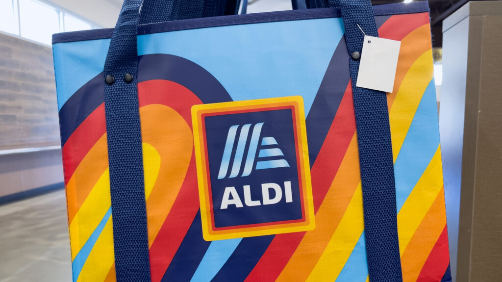 Ces adorables fours hollandais Aldi apportent le charme Le Creuset pour une fraction du prix