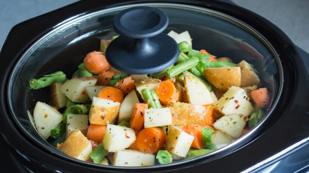 Combien de temps les aliments peuvent-ils rester chauds en toute sécurité dans une mijoteuse ?