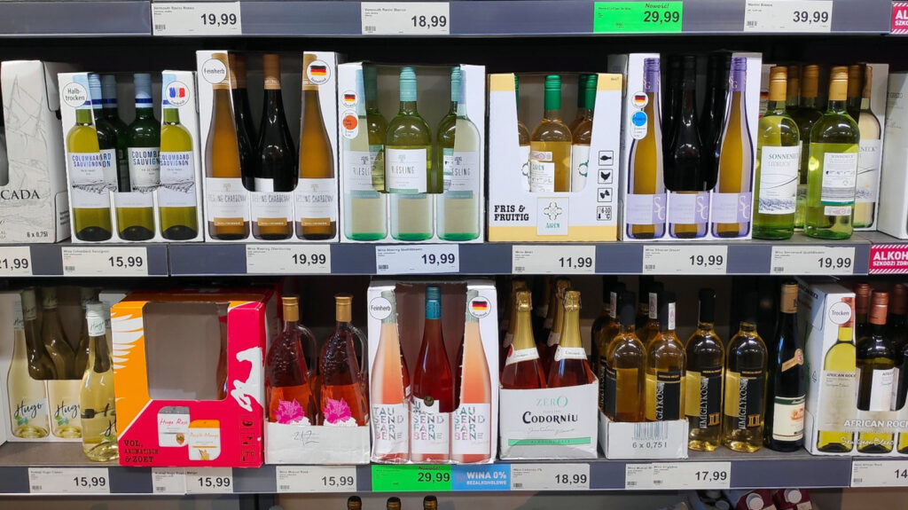 Pourquoi nous avons classé ce vin Aldi abordable numéro un dans notre test de goût