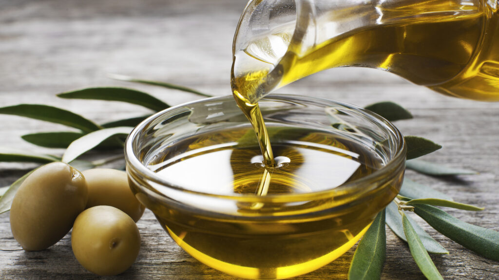 Cuisiner avec de l'huile d'olive à 10 $ contre 50 $ : est-ce que cela fait vraiment une différence ?