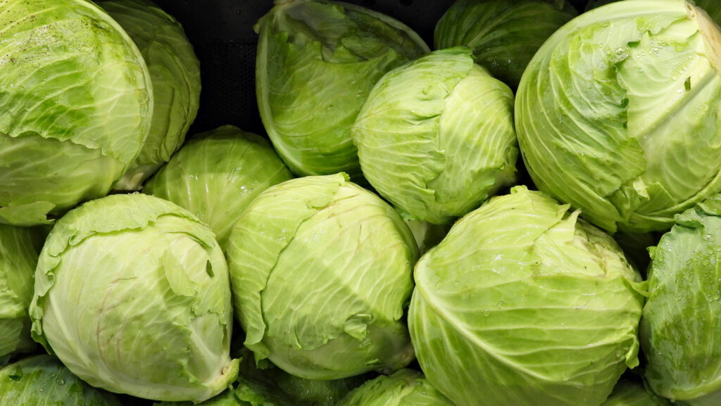 Le chou est la puissance nutritionnelle dont vos brouillages de petit-déjeuner ont besoin